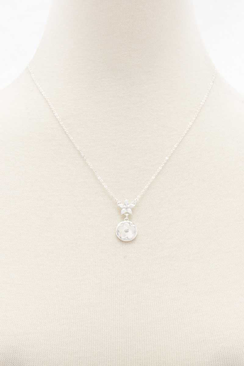 Double Flower Necklce - It's a Girly Place