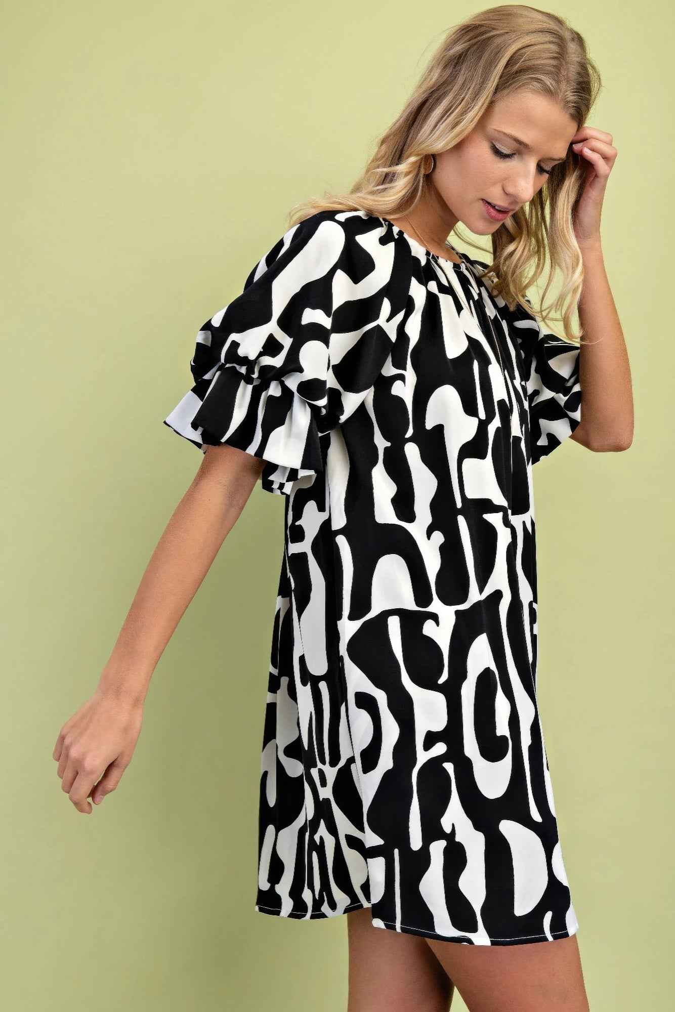 Geometric Print Loose Fit Mini Dress With Gathered Balloon Sleeves