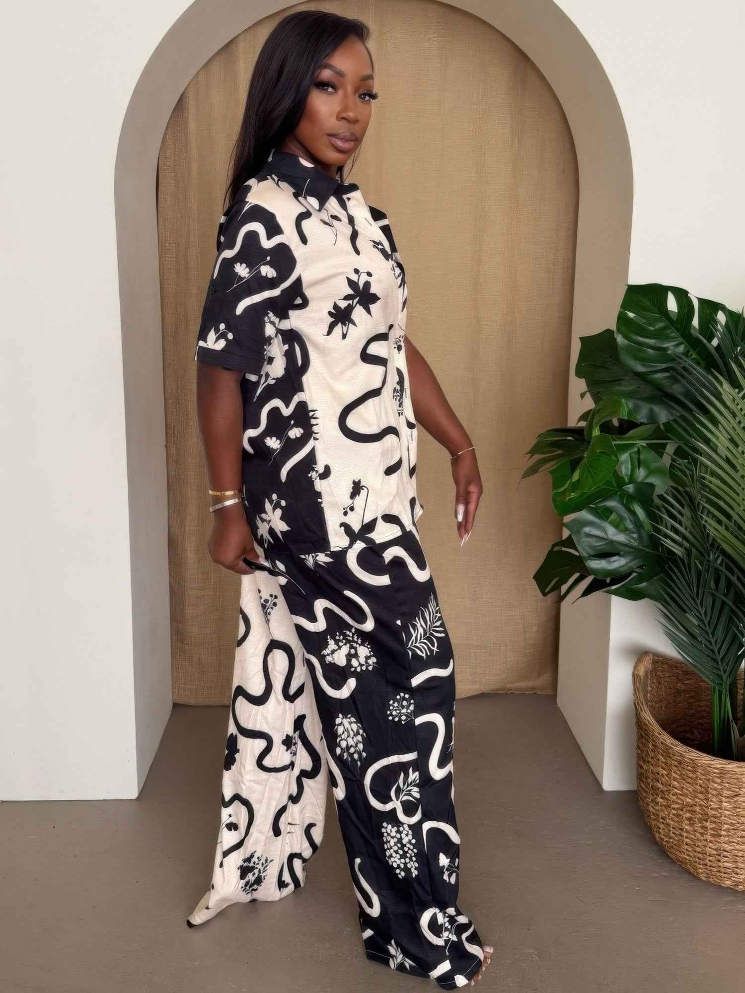 Woman's Resort Wear Pant Set