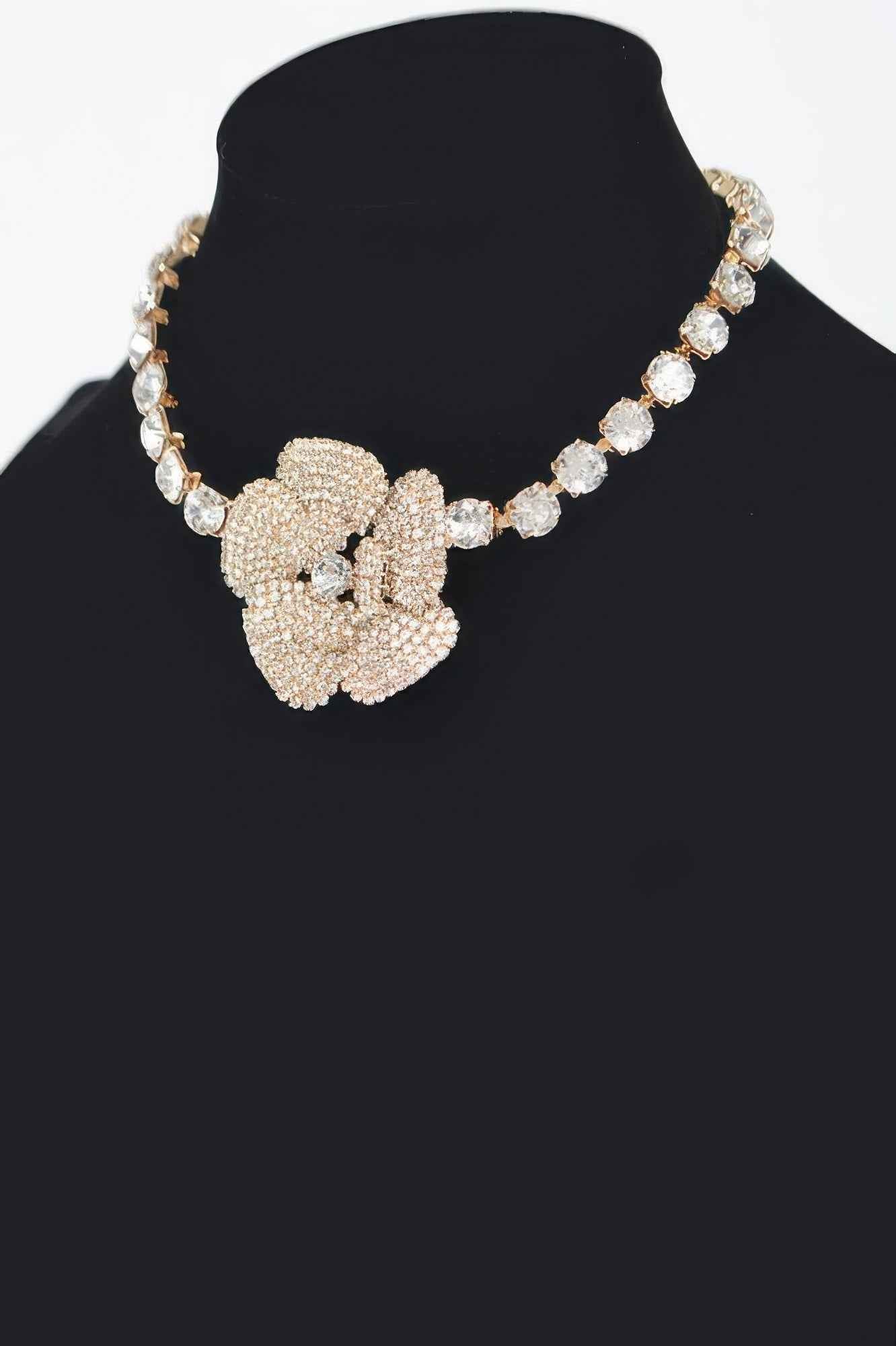 Rhinestone Faux Pearl Flower Choker