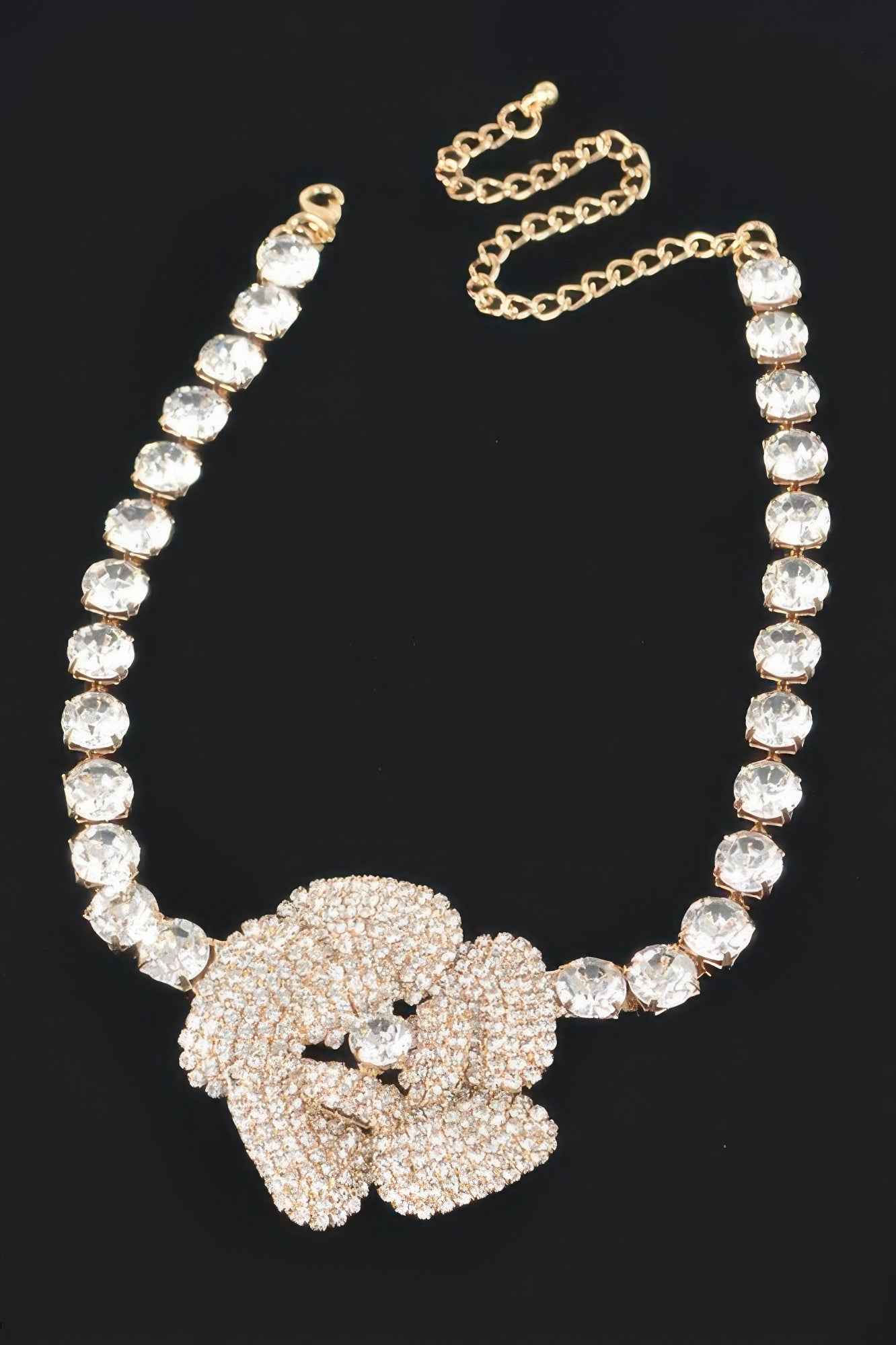 Rhinestone Faux Pearl Flower Choker