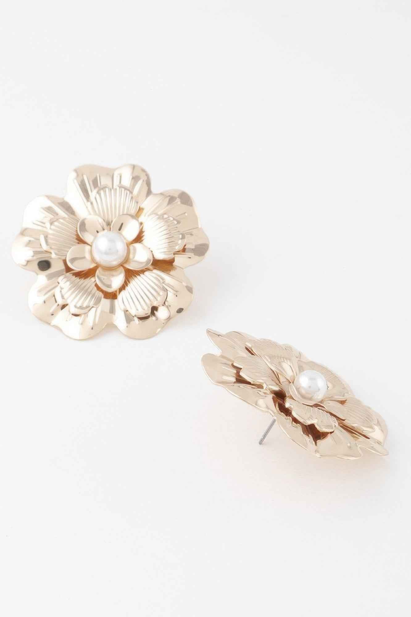 Pearl Flower Stud Earrings