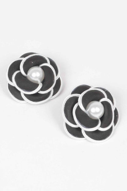 Faux Pearl Flower Stud Earring