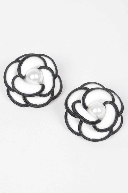 Faux Pearl Flower Stud Earring