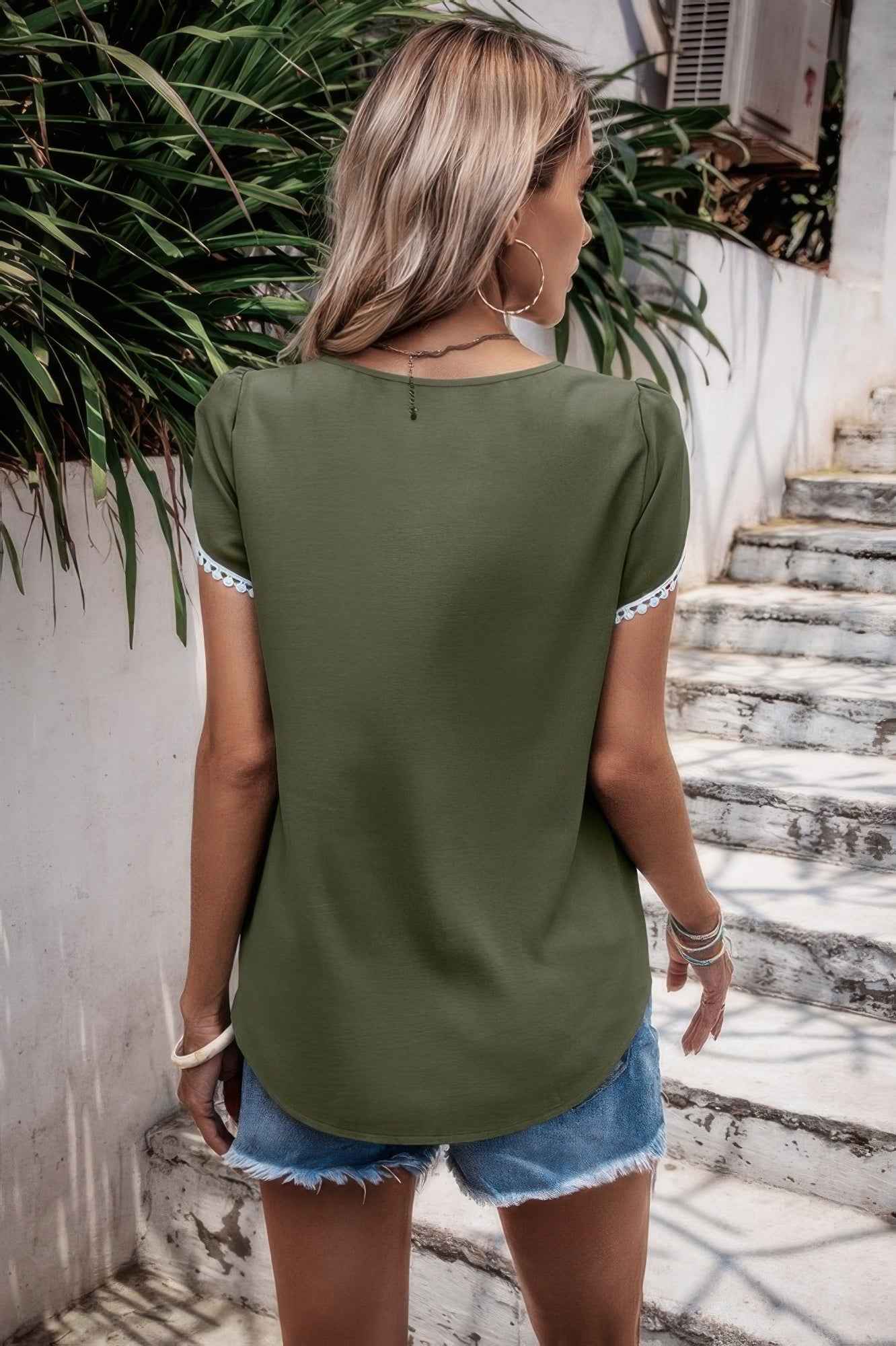 Color Block Trim Flutter Sleeve Round Neck Top