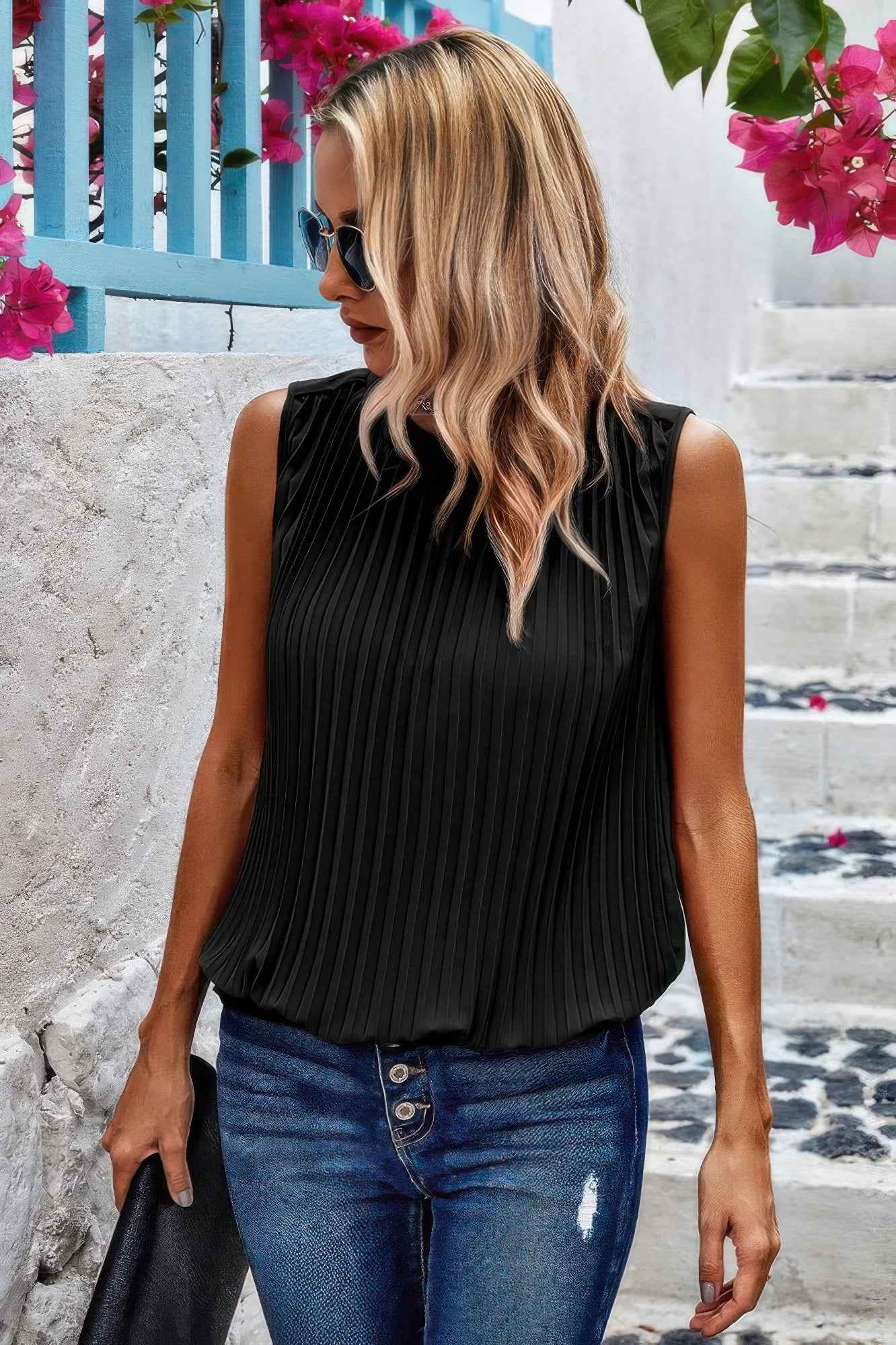 Sleeveless Pleated Round Neck Loose Fit Top
